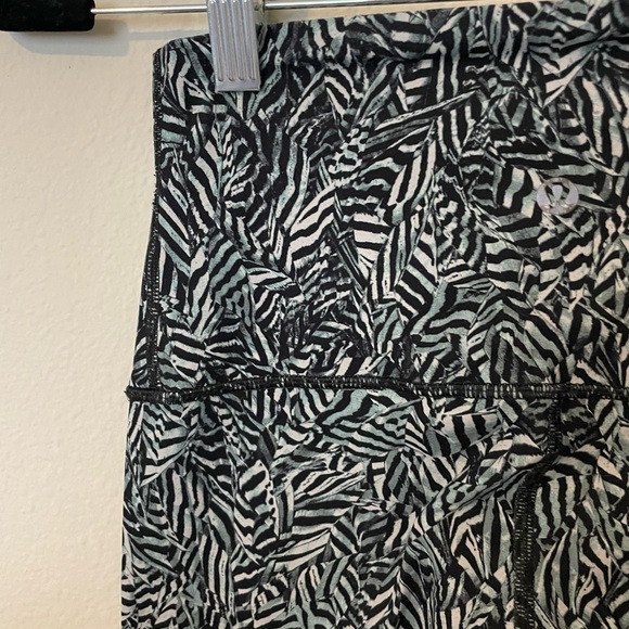Lululemon Ombré Zebra Leggings - Picture 8 of 11